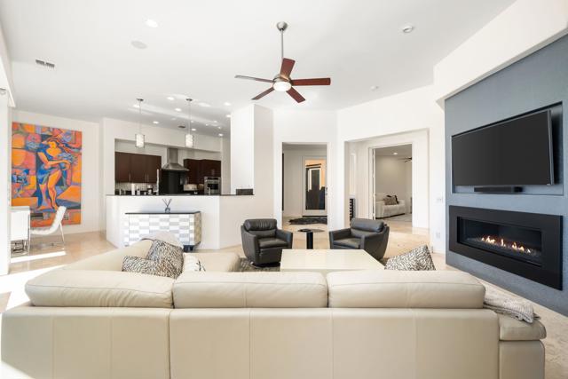 79935 Via Maravilla, La Quinta CA: https://media.crmls.org/mediaz/9c45ab2a-261f-4c75-9c79-02a818e3e38b.jpg