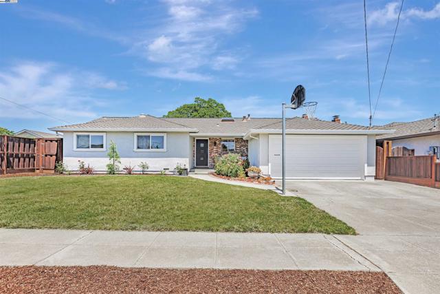37972 Ballard Dr, Fremont CA: https://media.crmls.org/mediaz/9c45c159-ba8a-4b92-90a9-e1877cf3d182.jpg