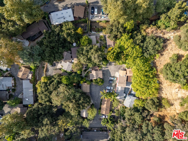 483 Sturtevant Drive, Sierra Madre CA: https://media.crmls.org/mediaz/9c46b1a6-8794-492e-ac2e-b175adc036f7.jpg
