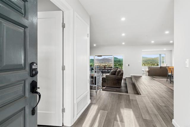 Detail Gallery Image 7 of 40 For 361 Murray Dr, El Cajon,  CA 92020 - 3 Beds | 3/1 Baths