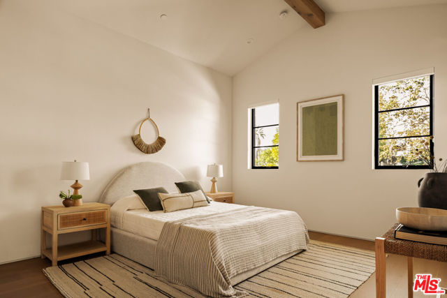 11556 Blix Street, Valley Village CA: https://media.crmls.org/mediaz/9c47a7b0-9ce5-4350-a429-c0ba4c8c7cdd.jpg