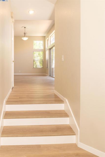 3270 Formby Ln, Fairfield CA: https://media.crmls.org/mediaz/9c47b9d5-4ae0-4b22-9b12-7da6bfb5a2c0.jpg