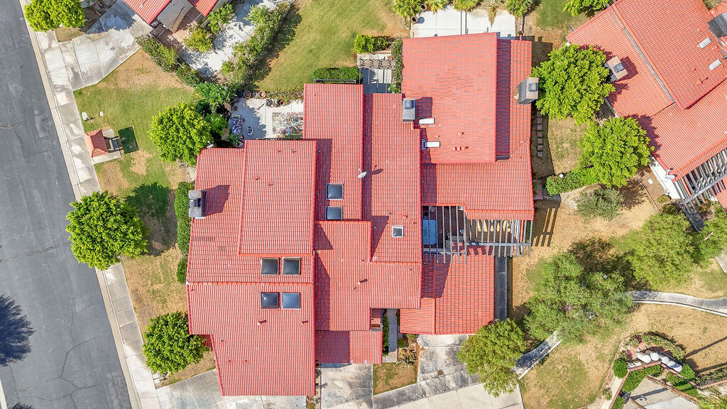 https://media.crmls.org/mediaz/9c47c81c-b4b9-4443-ae4e-821f11c90a0e.jpg?preset=X-Large
