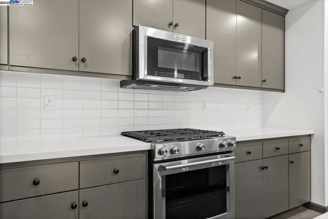 5483 Melissa Ln, Dublin CA: https://media.crmls.org/mediaz/9c485d4b-ea9f-4c6d-bcac-47a7ac4ef708.jpg
