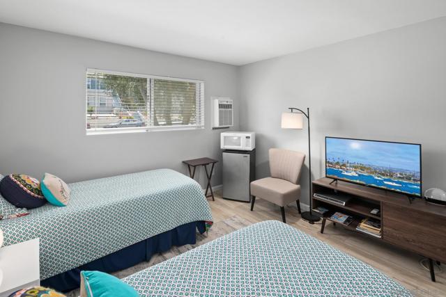 3266 1st Ave., San Diego CA: https://media.crmls.org/mediaz/9c48bdb9-1e95-4c9f-8250-b41eb747da87.jpg