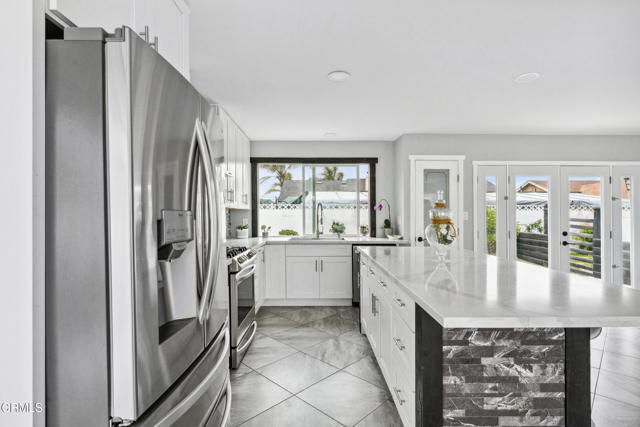 1712 N 7th Place, Port Hueneme CA: https://media.crmls.org/mediaz/9c491f47-2ad2-4c55-a64f-7d0450fcaa84.jpg