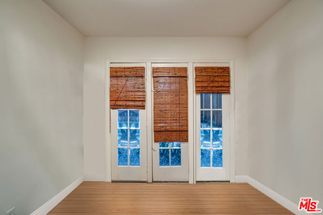 523 S Coronado Street, Los Angeles CA: https://media.crmls.org/mediaz/9c494812-2c0b-4b49-87f2-c31738de0386.jpg