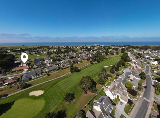 2300 Burning Tree Road, Half Moon Bay CA: https://media.crmls.org/mediaz/9c494be4-2833-432a-928c-f23e283c12e7.jpg