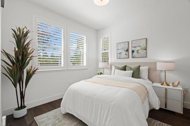 110 Hacienda Lane, Mountain View CA: https://media.crmls.org/mediaz/9c49991e-9fa8-4414-92fa-ca282e357463.jpg