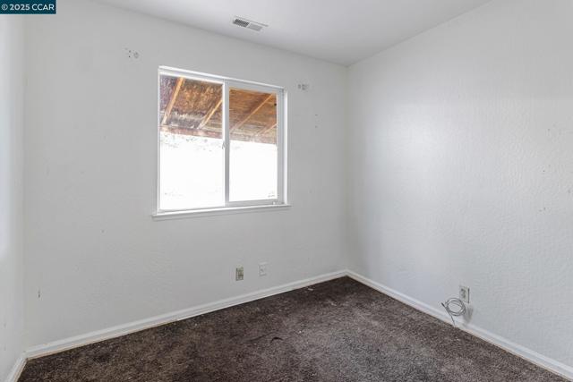 813 Grant St, Vallejo CA: https://media.crmls.org/mediaz/9c49fd93-a14f-4960-97eb-89c3ae21f853.jpg