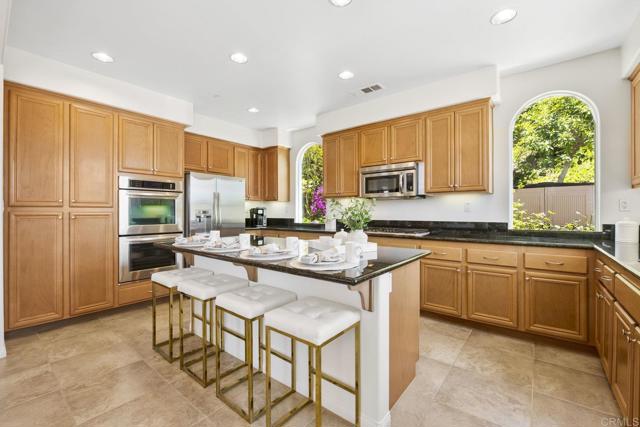 10511 Monterey Ridge Drive, San Diego CA: https://media.crmls.org/mediaz/9c4a0fa2-0b42-429b-92ee-905a2f57c366.jpg