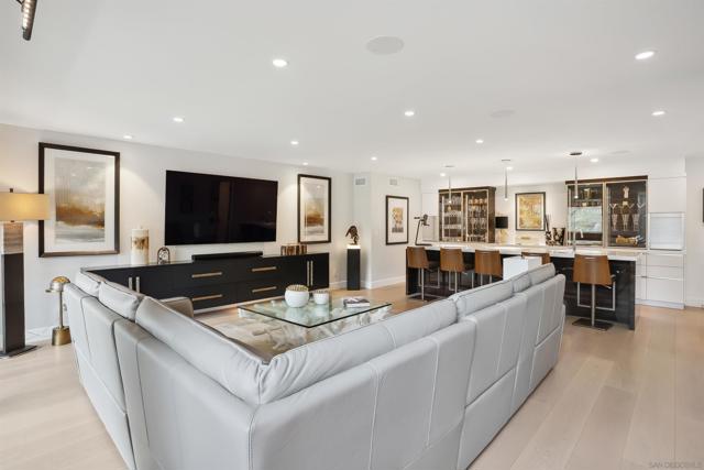 3334 Caminito Cabo Viejo, Del Mar CA: https://media.crmls.org/mediaz/9c4a34d8-f660-4c6d-ba3f-80b1f221fe7f.jpg