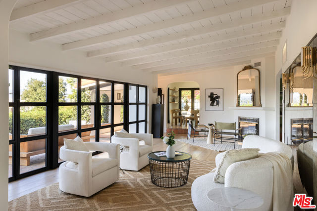 3646 Sunswept Drive, Studio City CA: https://media.crmls.org/mediaz/9c4aa1d3-f94e-4bb9-815b-1b60881627f1.jpg