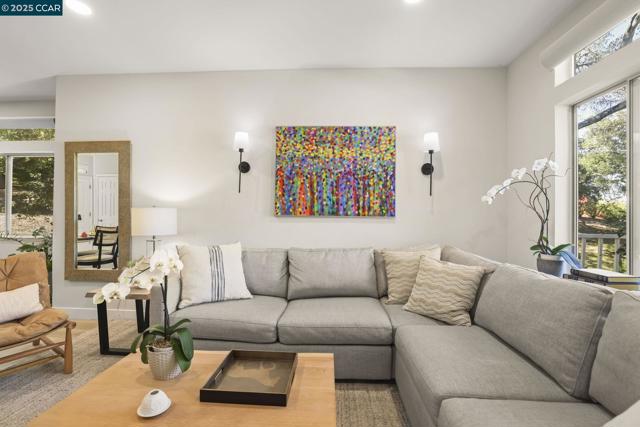 4701 Terra Granada Dr, Walnut Creek CA: https://media.crmls.org/mediaz/9c4b4bd7-2453-4075-b711-ddd2a0bc6f04.jpg