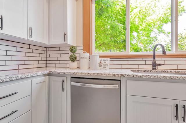 2604 La Paloma Lane, Santa Cruz CA: https://media.crmls.org/mediaz/9c4bcfa6-1ddf-4fc5-9ded-16f5994fa914.jpg