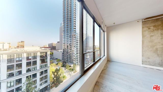 1111 Grand Avenue, Los Angeles, California 90015, 1 Bedroom Bedrooms, ,1 BathroomBathrooms,Condominium,For Sale,Grand,24388035