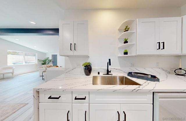 873 Towne Street, Costa Mesa CA: https://media.crmls.org/mediaz/9c4c3c4b-7a0e-4aea-891a-b1b9ddbd7c0d.jpg