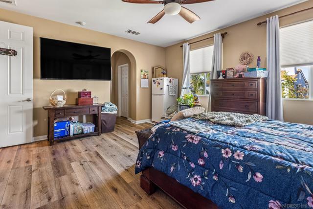 1299 Bellingham, Oceanside CA: https://media.crmls.org/mediaz/9c4c5ea9-fddd-4c6b-b28f-4314e340e960.jpg