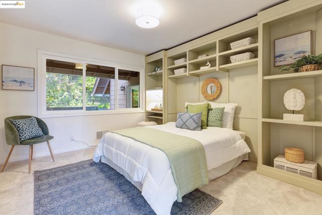 3 Mountain View Pl, Lafayette CA: https://media.crmls.org/mediaz/9c4c6fbe-6562-43cf-9bbc-5d9ebf5a324c.jpg