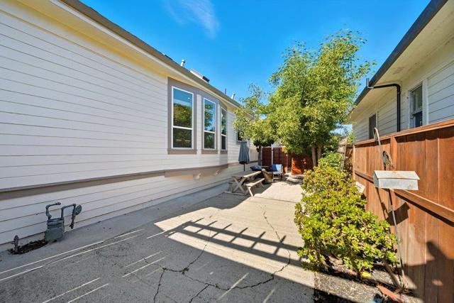 320 N Ellsworth Avenue, San Mateo CA: https://media.crmls.org/mediaz/9c4c7f28-9fff-498c-83f9-62ce12900a48.jpg