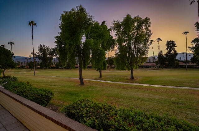 239 Santa Barbara Circle, Palm Desert, CA 92260