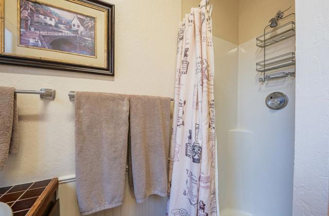 15847 Pleasant Valley Lane, Salinas CA: https://media.crmls.org/mediaz/9c4e8a8c-ea47-4d2d-868a-aee95c61bb3c.jpg
