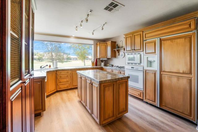 23 Pine Valley Drive, Rancho Mirage CA: https://media.crmls.org/mediaz/9c4eb2b7-a74d-4cd6-bc78-4bc9a0d08130.jpg