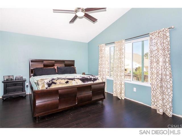 30478 Sierra Madre Drive, Temecula CA: https://media.crmls.org/mediaz/9c4ecf46-6a13-4b61-9c6a-8df6fc1b4d8d.jpg