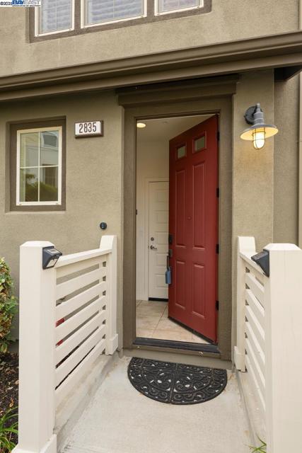 2835 Alvarado Ave, San Mateo CA: https://media.crmls.org/mediaz/9c4ee1c5-6235-453a-89ff-0a53707fbf75.jpg