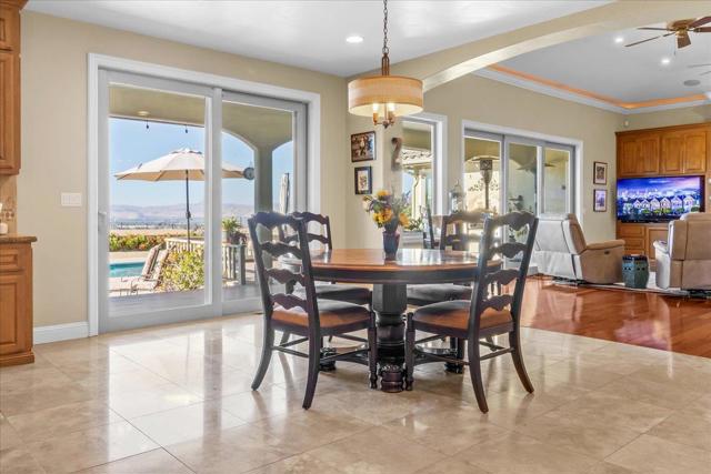 4116 Ashford Circle, Hollister CA: https://media.crmls.org/mediaz/9c4ef674-9060-4122-bf0b-5a54139de605.jpg