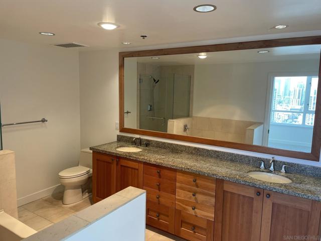 700 W Harbor, San Diego CA: https://media.crmls.org/mediaz/9c4f0e27-472f-4f01-af97-2f5817298bd5.jpg