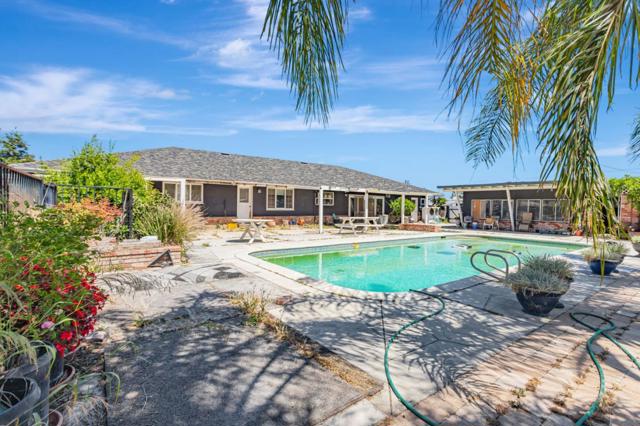 14205 Sycamore Avenue, San Martin CA: https://media.crmls.org/mediaz/9c4f42ae-5ceb-4a01-9ac7-4953c060cb31.jpg
