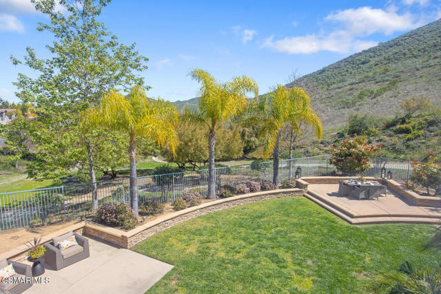 3034 Heavenly Ridge Street, Thousand Oaks CA: https://media.crmls.org/mediaz/9c4f51d0-5ad0-49c2-a6ae-143f3b45c534.jpg