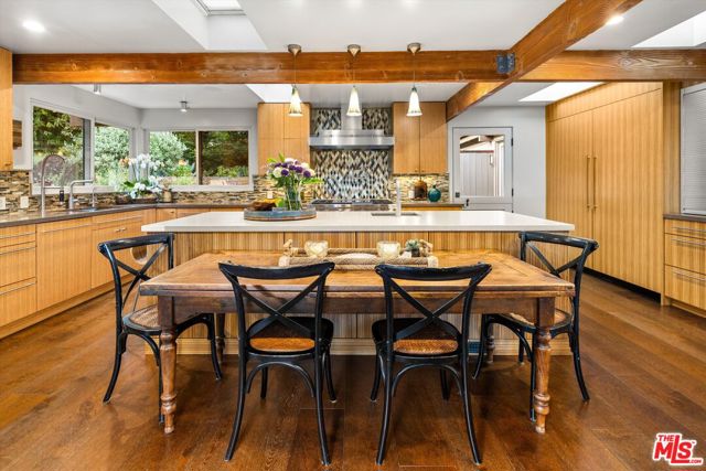 655 Oak Springs Lane, Santa Barbara CA: https://media.crmls.org/mediaz/9c4fe609-208d-446d-9b24-0fad9fa02bea.jpg