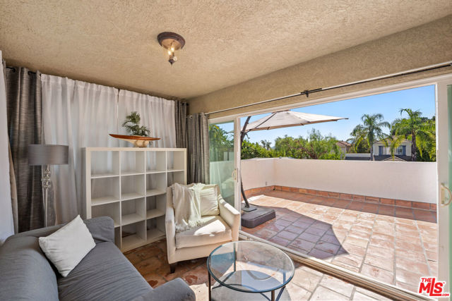161 Apache, Topanga CA: https://media.crmls.org/mediaz/9c50f533-f76a-4b54-85e5-166d71552b91.jpg