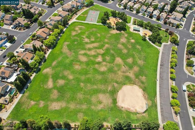 868 Clifton Way, Vacaville CA: https://media.crmls.org/mediaz/9c51a558-fb47-469d-b062-13b5369edd47.jpg
