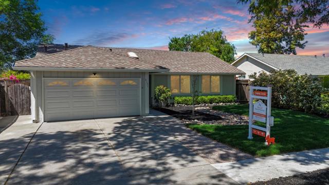 6137 Ashburton Drive, San Jose CA: https://media.crmls.org/mediaz/9c52aae8-f030-41ce-ab0b-eeb631d155bf.jpg