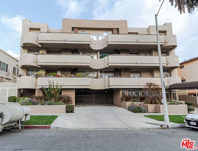 4943 Rosewood Ave #202, Los Angeles, CA 90004