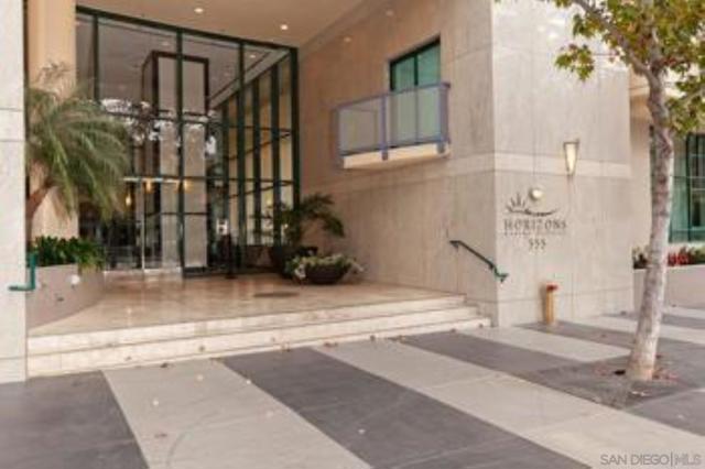 555 Front St, San Diego CA: https://media.crmls.org/mediaz/9c54201f-6020-46b8-8f62-ea6a83bf35b0.jpg