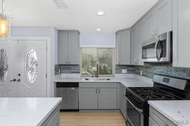 9956 Via Debbie, Santee CA: https://media.crmls.org/mediaz/9c551ab2-5a38-4f68-97b0-a186ccdf65ed.jpg