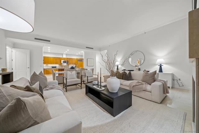 550 Front St, San Diego CA: https://media.crmls.org/mediaz/9c554b28-229a-4ffb-a351-1c2689a4c35a.jpg