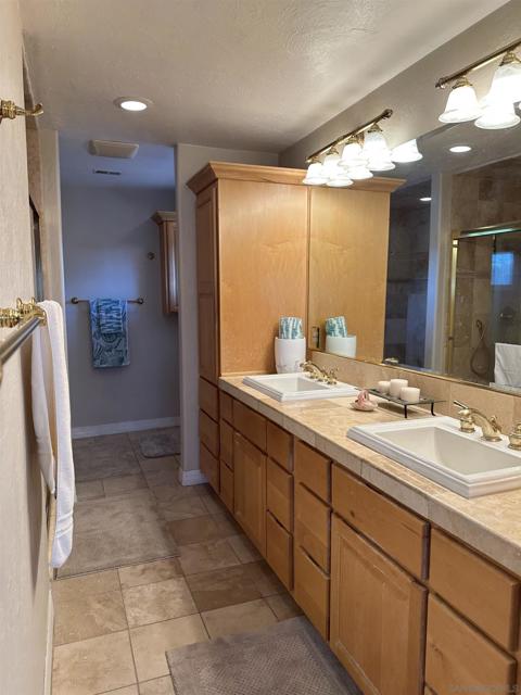 Image 24 of 47 For 12421 Greens East Rd