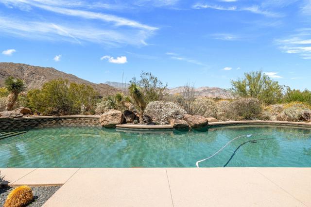 50741 Desert Arroyo Trail, Indian Wells CA: https://media.crmls.org/mediaz/9c57348c-02b0-4db5-b2e7-77c913906136.jpg