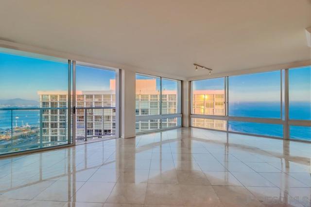 1720 Avenida Del Mundo, Coronado CA: https://media.crmls.org/mediaz/9c576975-b924-4e7a-8eb9-a57ade4c6e08.jpg