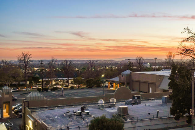 985 N Michillinda Avenue, Pasadena CA: https://media.crmls.org/mediaz/9c592e7e-f58d-4414-b068-f38b50b41926.jpg