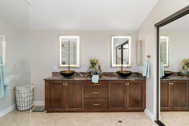 962 Chardonney Way, Escondido CA: https://media.crmls.org/mediaz/9c5964eb-a20d-4620-99ee-71faf3b3650b.jpg