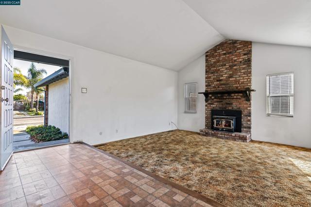 2924 N Francisco Way, Antioch CA: https://media.crmls.org/mediaz/9c59765f-f526-4821-9051-6e848d92d6a2.jpg