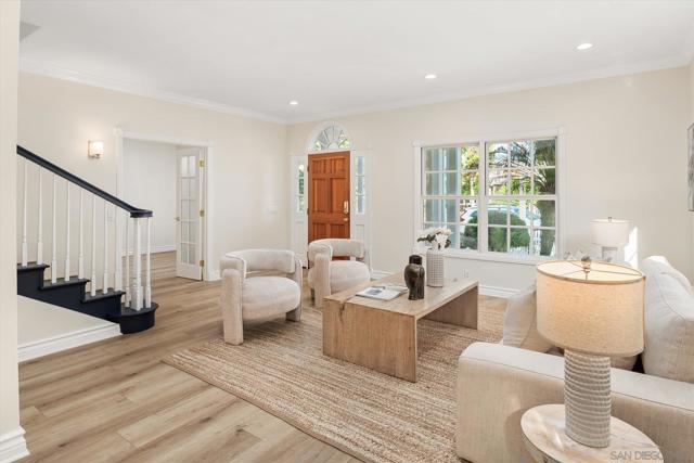 260 H Avenue, Coronado CA: https://media.crmls.org/mediaz/9c598acb-327e-41c6-ab28-168716d68a07.jpg