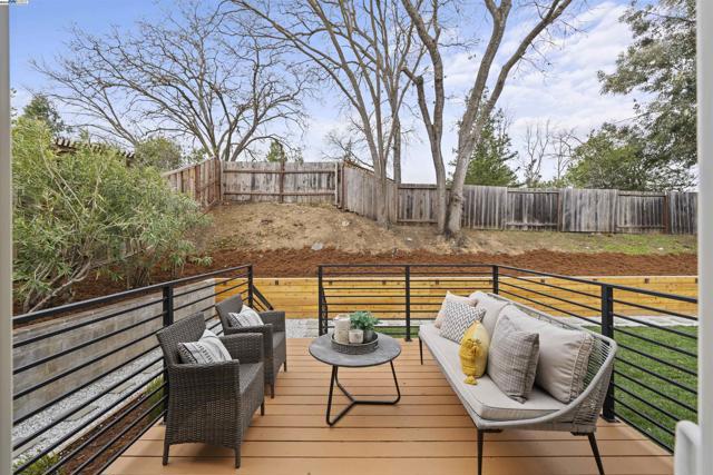 Image 31 of 51 For 4253 Mirador Dr