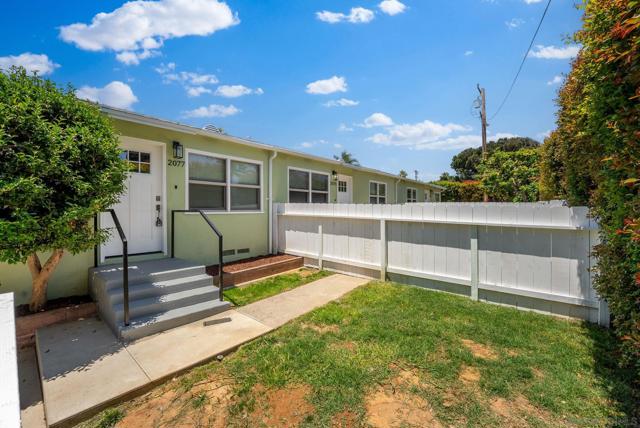 2073 79 Reed Ave, San Diego CA: https://media.crmls.org/mediaz/9c59a981-2800-4723-b343-fe873c705693.jpg